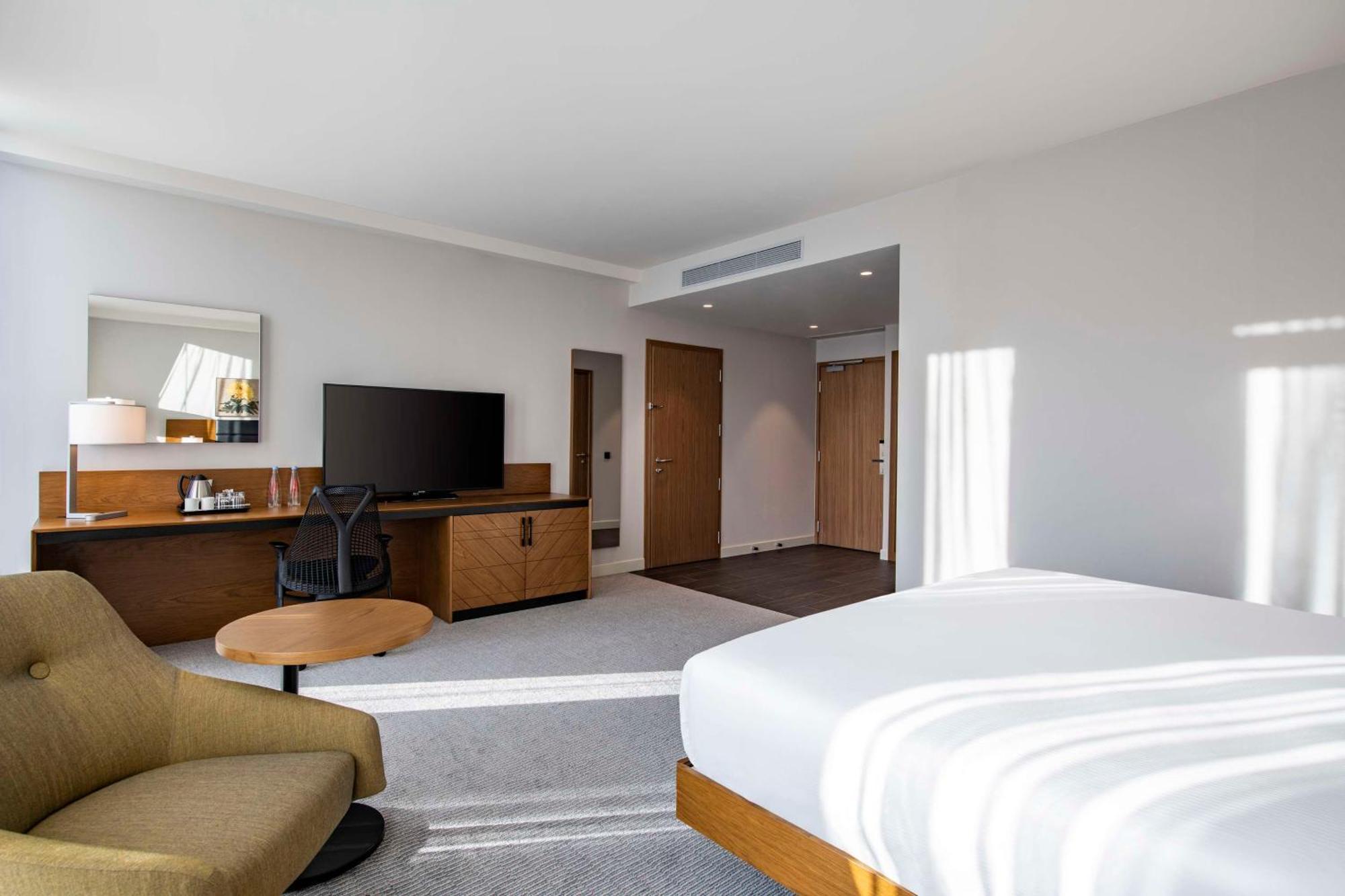 Hilton Garden Inn Tbilisi Chavchavadze Exterior photo