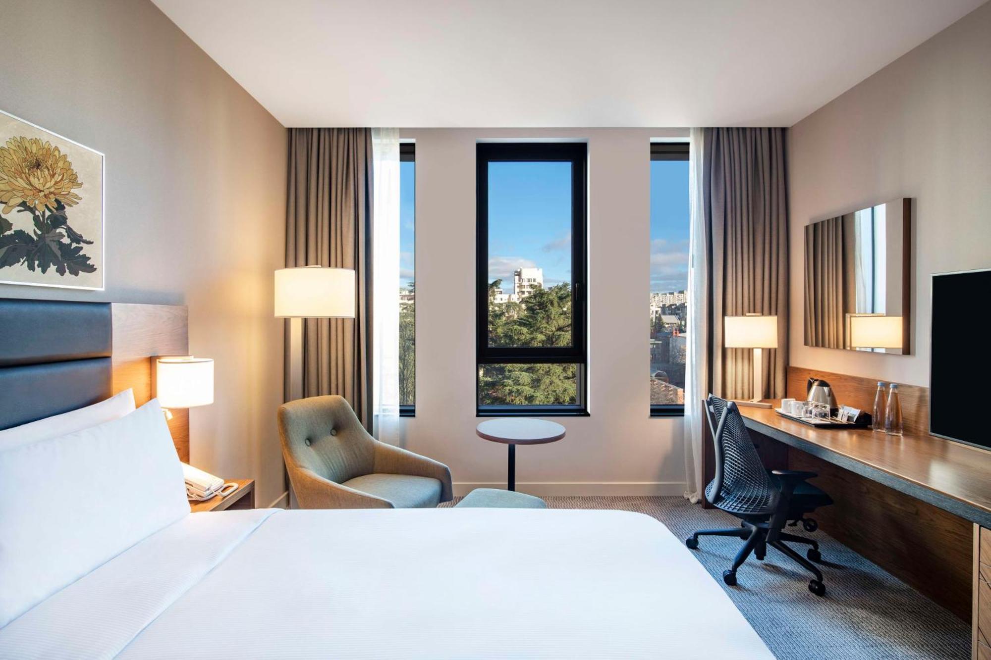 Hilton Garden Inn Tbilisi Chavchavadze Exterior photo
