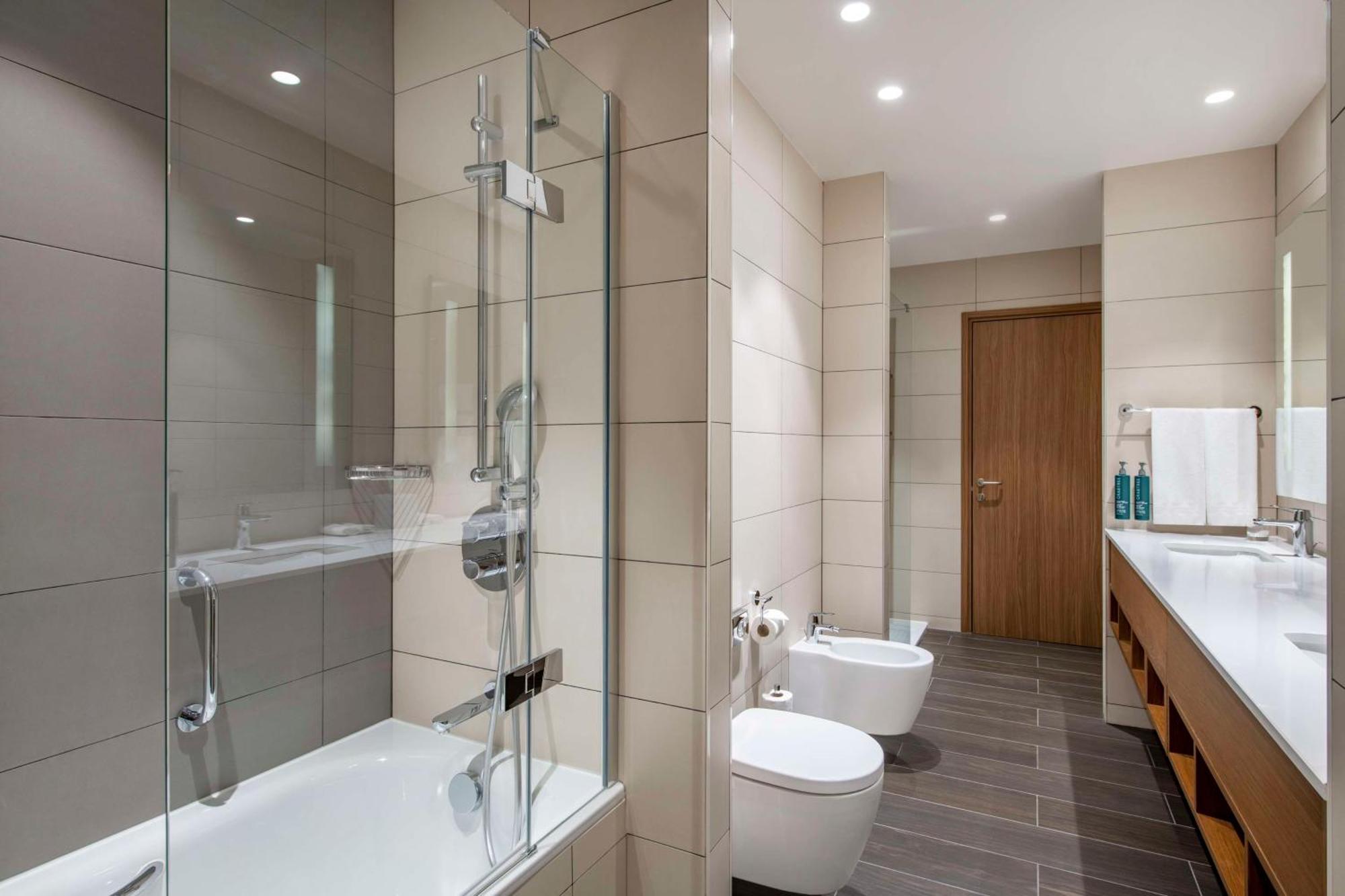 Hilton Garden Inn Tbilisi Chavchavadze Exterior photo